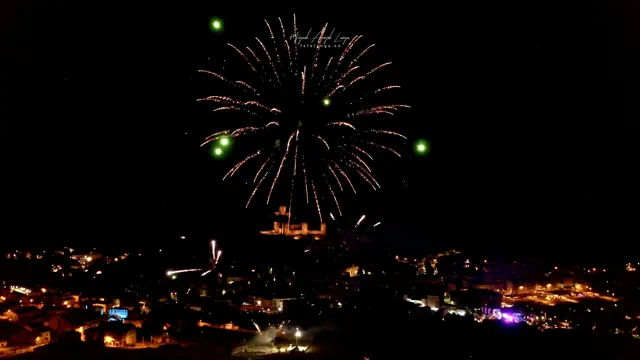 Portada de FIREWORKS